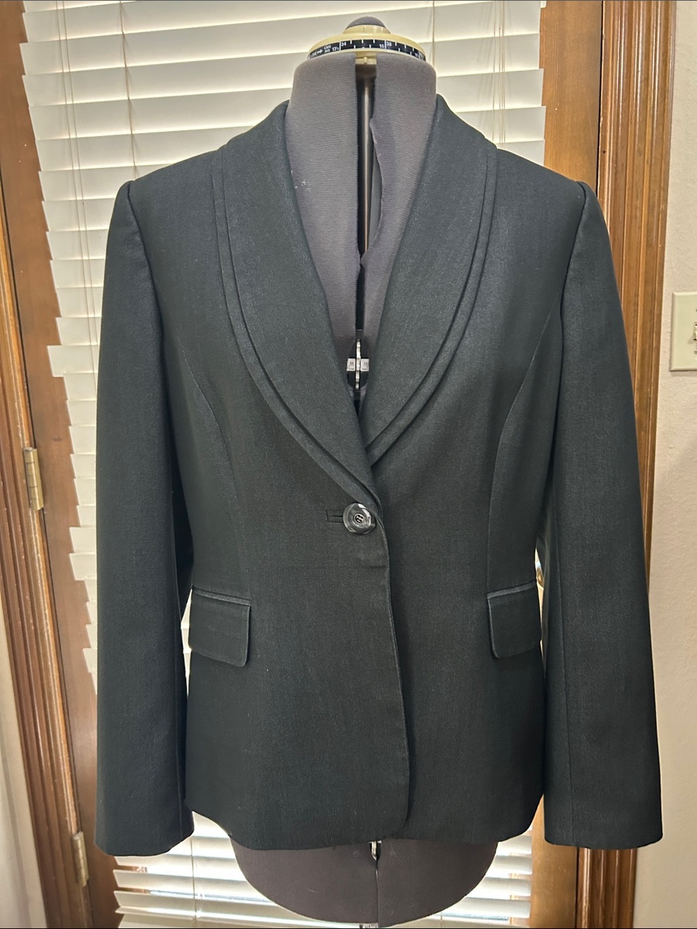 Tahari Arthur S Levine Classic Charcoal Women's Blazer Jacket Size 8 lined